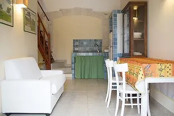 Masseria Montepaolo Dimora Di Charme קונברסאנו