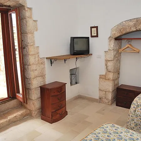 Masseria Montepaolo Dimora Di Charme מלון 4*