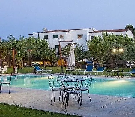 Masseria Montepaolo Dimora Di Charme 3*