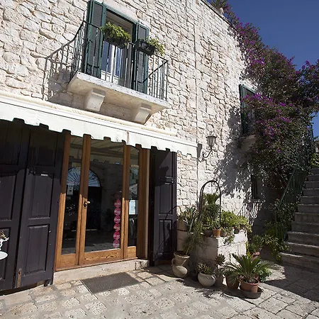 Masseria Montepaolo Dimora Di Charme 3*